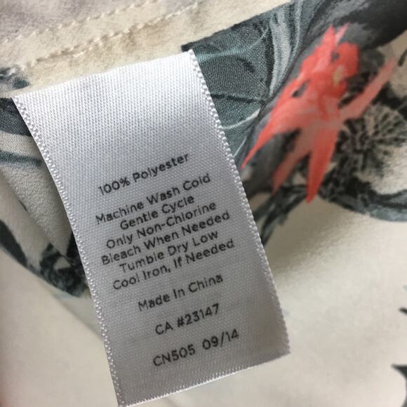 Talbots  Off White Coral Green Nantucket Floral Top Large - Picture 6 of 7